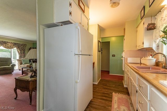 2722 County Line Road, Geneva, OH 44057