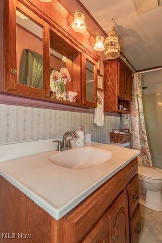 2722 County Line Road, Geneva, OH 44057