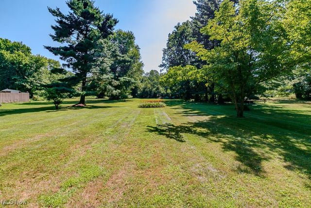 2722 County Line Road, Geneva, OH 44057