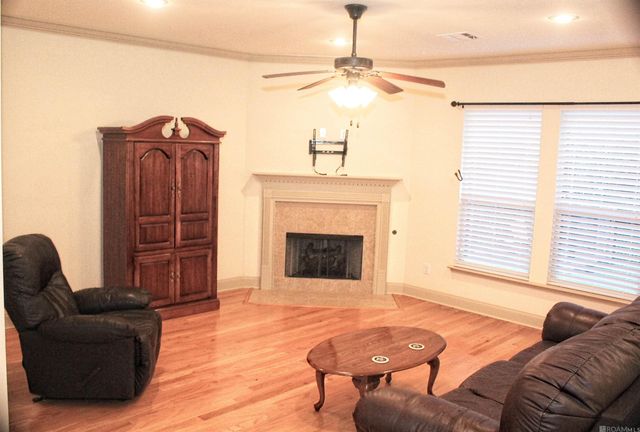 23372 Conifer Dr, Denham Springs, LA 70726