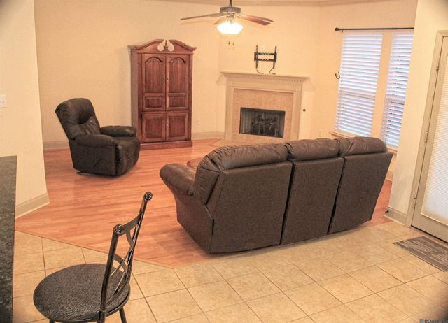 23372 Conifer Dr, Denham Springs, LA 70726