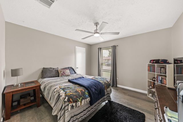 9911 Sageaspen Lane, Houston, TX 77089