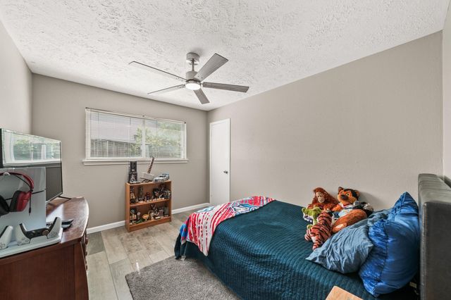 9911 Sageaspen Lane, Houston, TX 77089