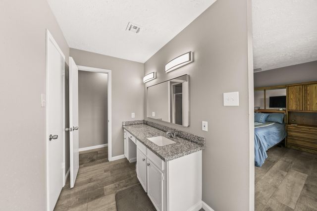 9911 Sageaspen Lane, Houston, TX 77089