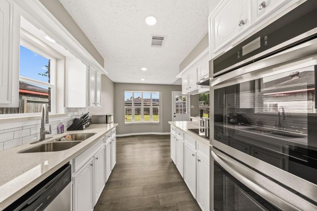 9911 Sageaspen Lane, Houston, TX 77089
