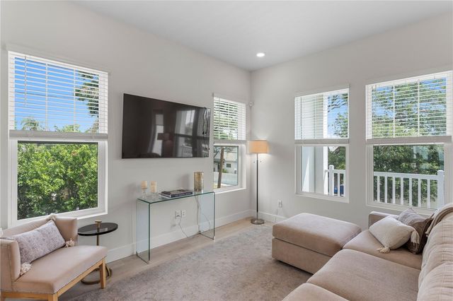 114 21 STREET N, St Petersburg, FL 33713