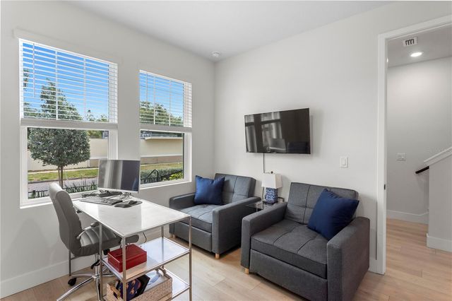 114 21 STREET N, St Petersburg, FL 33713