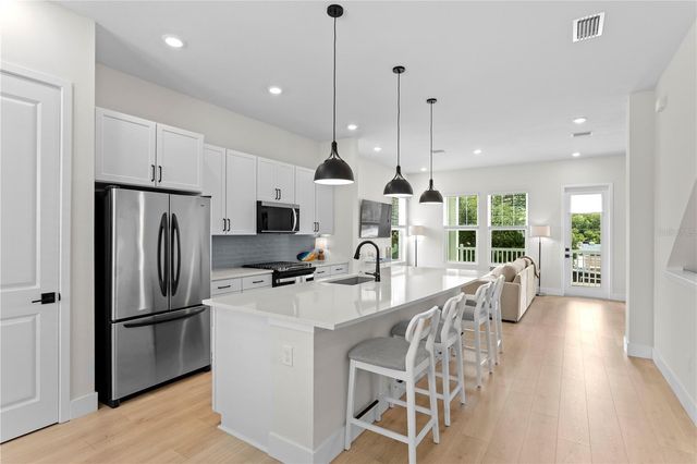 114 21 STREET N, St Petersburg, FL 33713