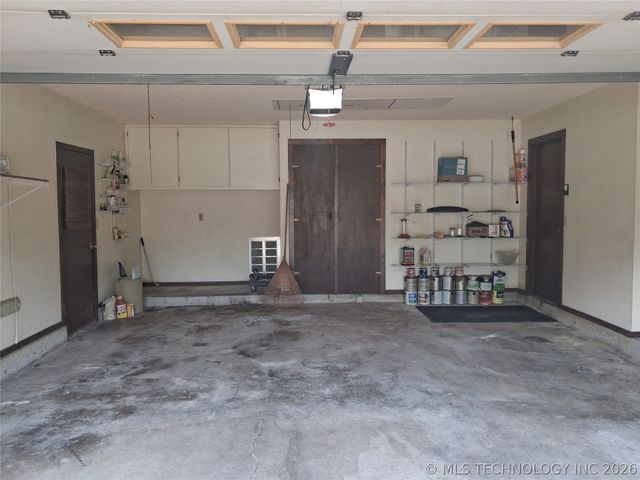 9041 N 175th East Street, Owasso, OK 74055
