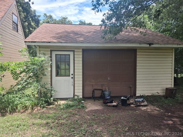 9041 N 175th East Street, Owasso, OK 74055