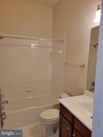 11094 COMMANDERS LN, White Plains, MD 20695