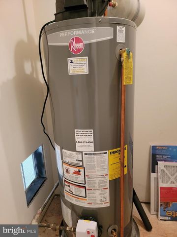 11094 COMMANDERS LN, White Plains, MD 20695