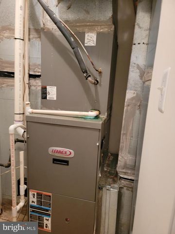 11094 COMMANDERS LN, White Plains, MD 20695