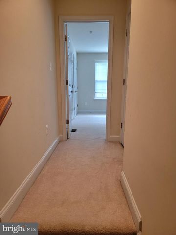 11094 COMMANDERS LN, White Plains, MD 20695