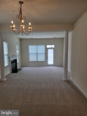 11094 COMMANDERS LN, White Plains, MD 20695