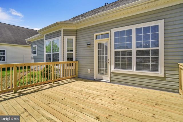 11094 COMMANDERS LN, White Plains, MD 20695