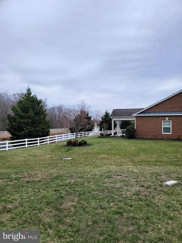 11094 COMMANDERS LN, White Plains, MD 20695