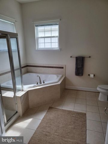 11094 COMMANDERS LN, White Plains, MD 20695