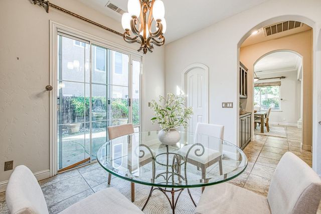 2824 E Omaha Avenue, Fresno, CA 93720