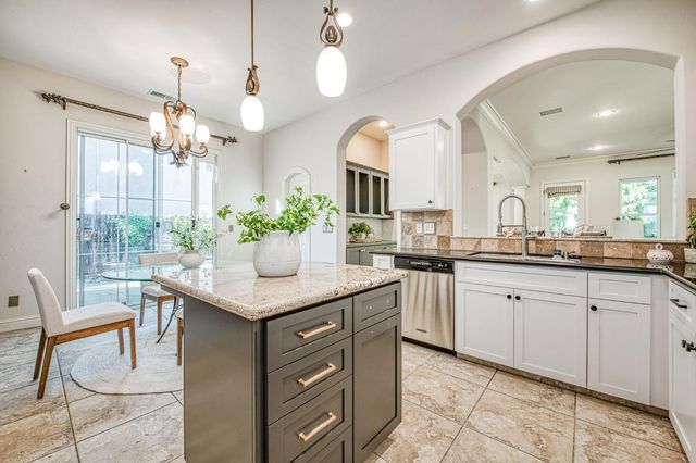 2824 E Omaha Avenue, Fresno, CA 93720