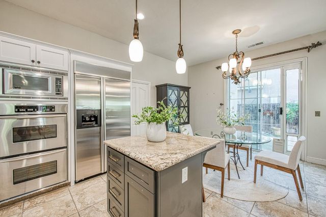 2824 E Omaha Avenue, Fresno, CA 93720