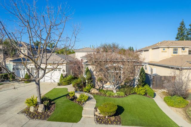 2824 E Omaha Avenue, Fresno, CA 93720