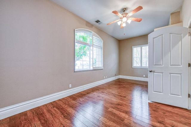 2824 E Omaha Avenue, Fresno, CA 93720