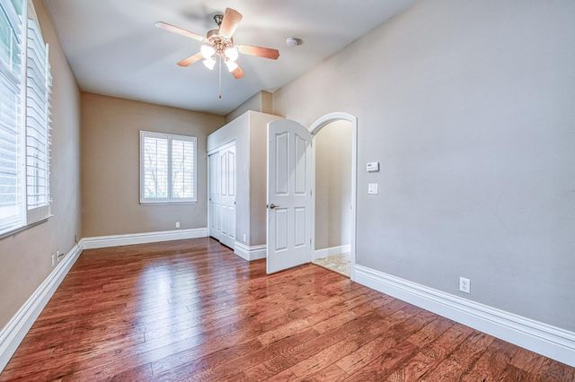 2824 E Omaha Avenue, Fresno, CA 93720