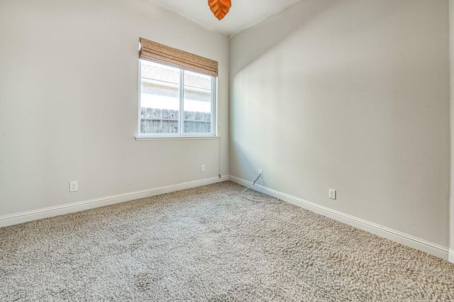 2824 E Omaha Avenue, Fresno, CA 93720