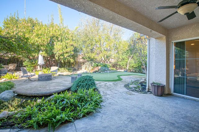 2824 E Omaha Avenue, Fresno, CA 93720