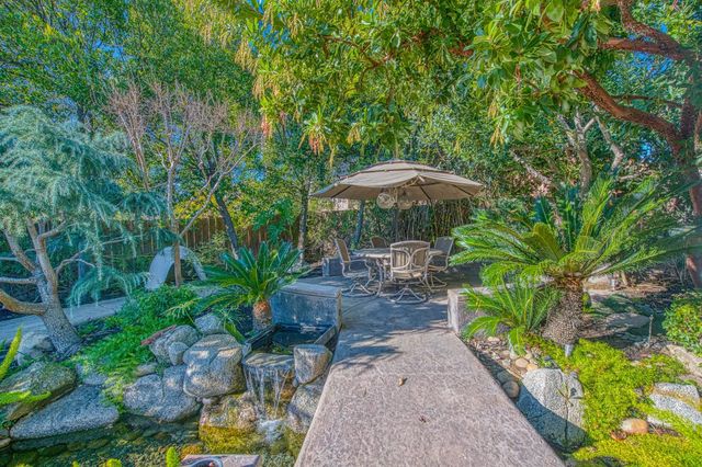 2824 E Omaha Avenue, Fresno, CA 93720