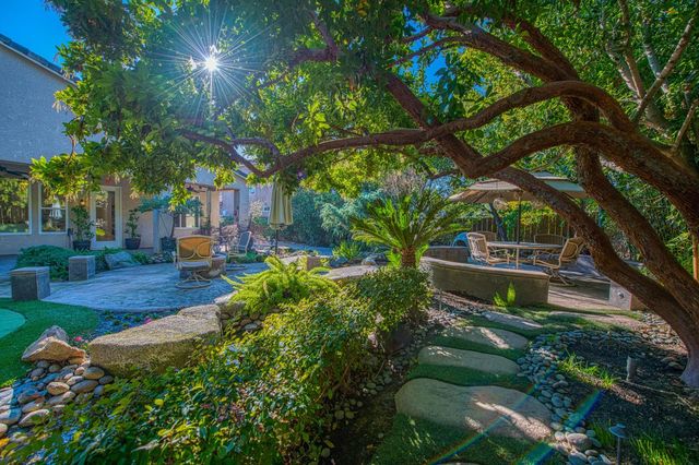 2824 E Omaha Avenue, Fresno, CA 93720