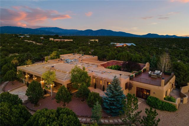 55 Calle San Martin, Santa Fe, NM 87506