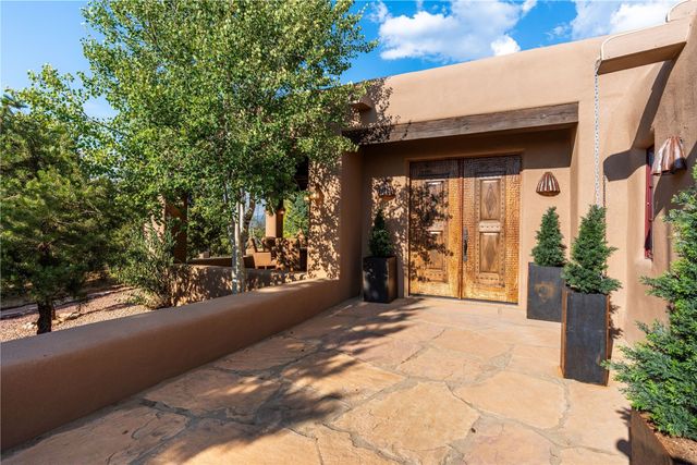 55 Calle San Martin, Santa Fe, NM 87506