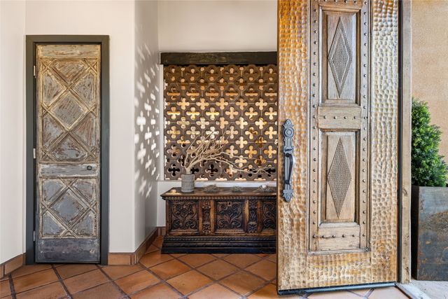 55 Calle San Martin, Santa Fe, NM 87506