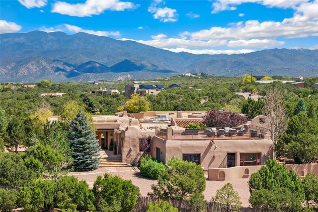 55 Calle San Martin, Santa Fe, NM 87506