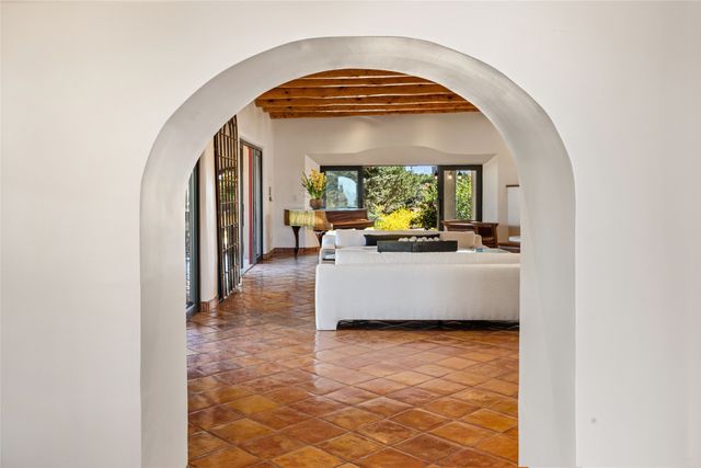 55 Calle San Martin, Santa Fe, NM 87506