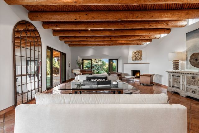 55 Calle San Martin, Santa Fe, NM 87506