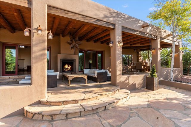 55 Calle San Martin, Santa Fe, NM 87506
