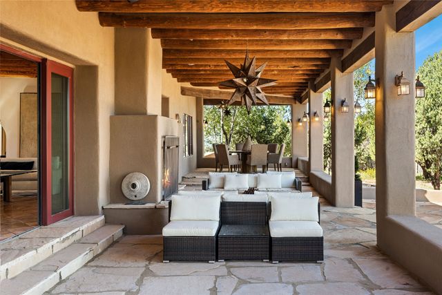 55 Calle San Martin, Santa Fe, NM 87506