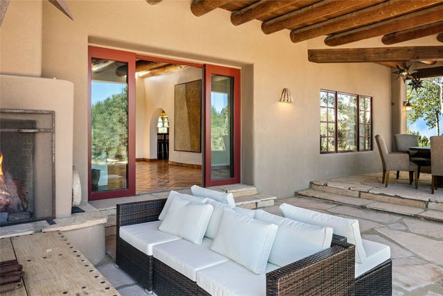 55 Calle San Martin, Santa Fe, NM 87506