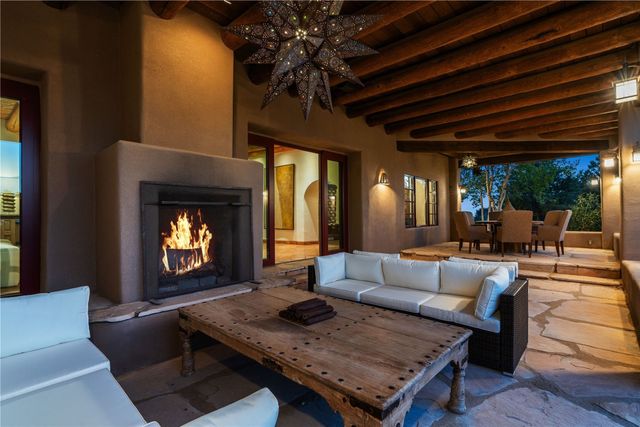 55 Calle San Martin, Santa Fe, NM 87506