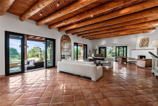 55 Calle San Martin, Santa Fe, NM 87506