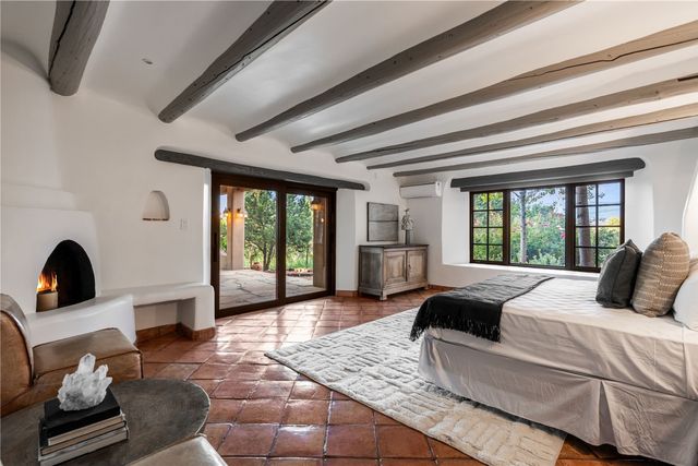 55 Calle San Martin, Santa Fe, NM 87506