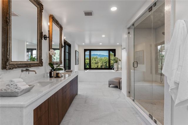 55 Calle San Martin, Santa Fe, NM 87506