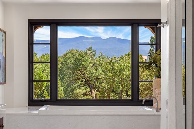 55 Calle San Martin, Santa Fe, NM 87506