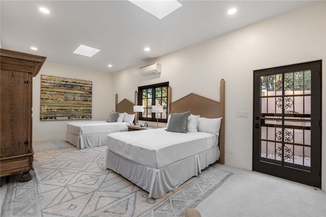 55 Calle San Martin, Santa Fe, NM 87506