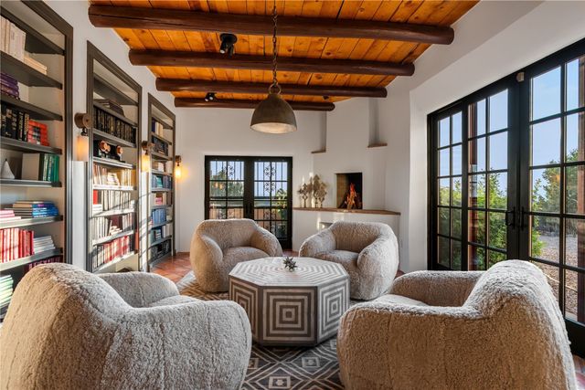 55 Calle San Martin, Santa Fe, NM 87506