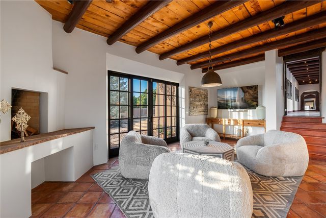 55 Calle San Martin, Santa Fe, NM 87506