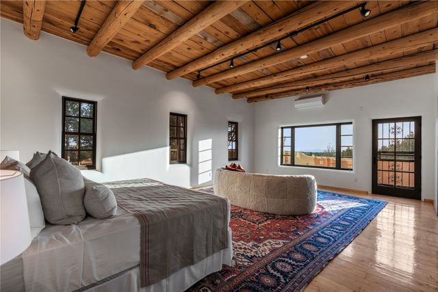 55 Calle San Martin, Santa Fe, NM 87506